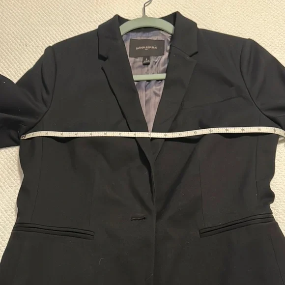 Banana Republic- CLASSIC SUIT BLAZER/Wms size: 4/ Black/ Semi-fitted/ NEW w/ tag - Picture 14 of 15